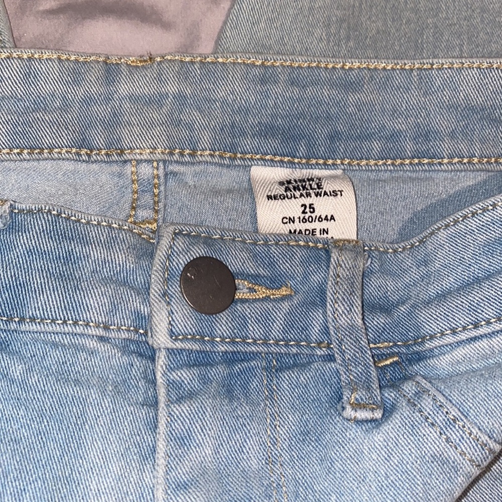 Light jeans - Picture 3 of 3